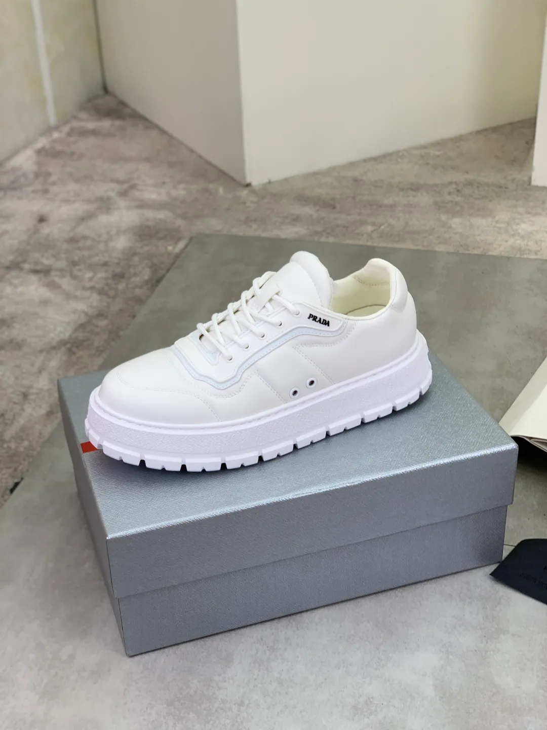 Men's men's shoes 💰P580💰 [New style] popular models are on the official website, 🆘 Trendy brand (Prada) mainly promotes popular models, avant-garde and versatile fashionable men's shoes private version mold opening, cowhide surface splicing 1:1.. Fashionable and simple, original imported cowhide lining cowhide feet; the atmosphere and personality are more fashionable, eye-catching and pursuing class. It will subvert the old idea and be a must-have for fashionistas with you! Must keep it for yourself! Tall and comfortable, large and low, high-end quality workmanship. Number of yards: 38-45 4️⃣optional.